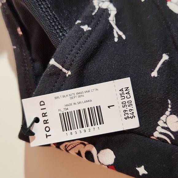 ❤️NWT VINTAGE TORRID BRA - CHRISTMAS SKULL BRALETTE - LIGHTLY LINED - LACE HEM - Picture 6 of 13